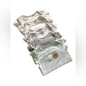 Assortment of 5 onesies• Baby clothing• Rococo• 3 months old